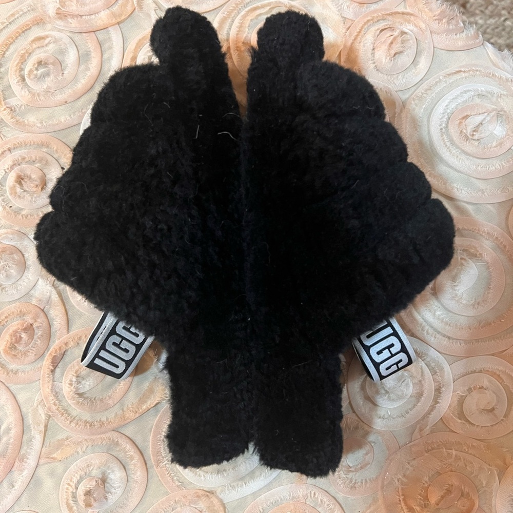 UGG Fluff Sandals/Slippers